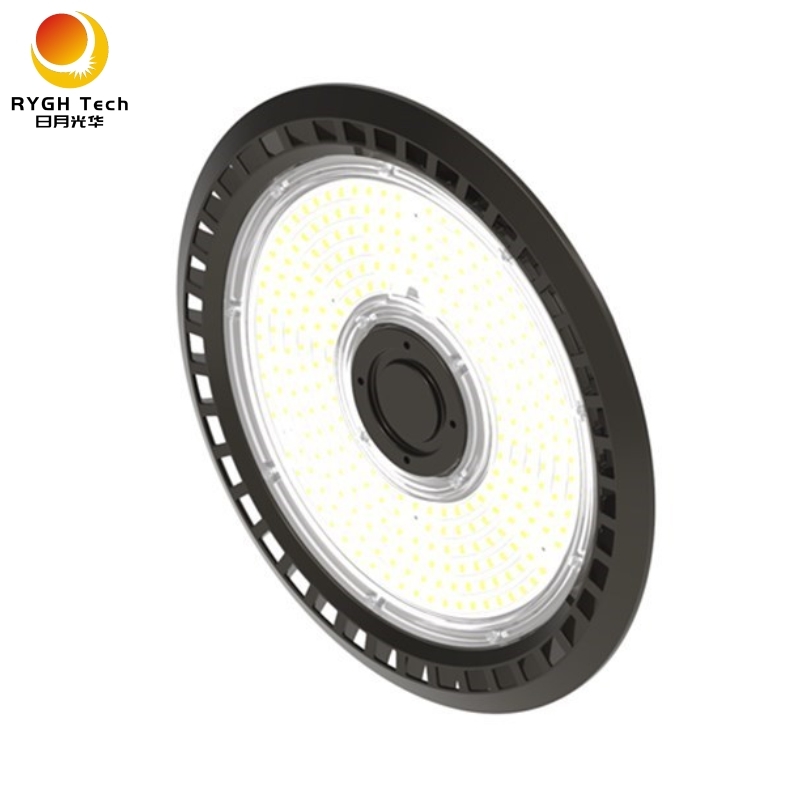 C LED Garden light5 lamp post with electrical outlet